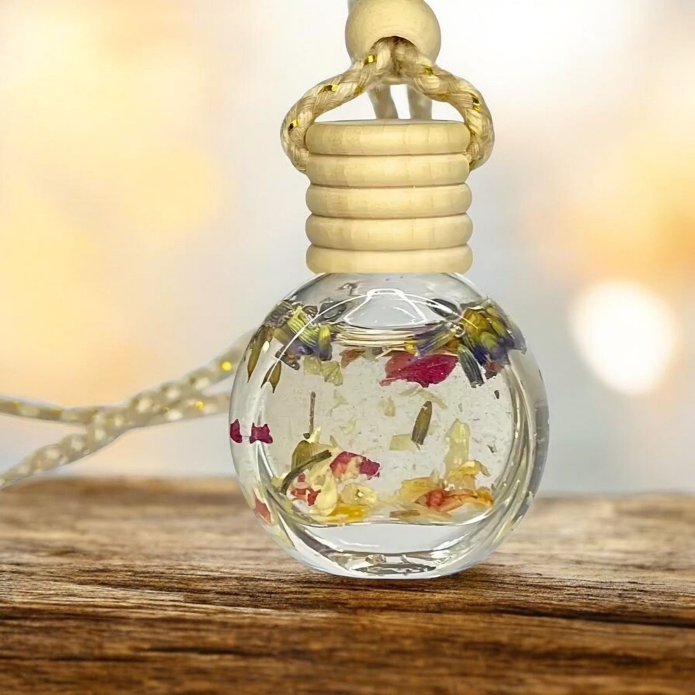 Sea + Stone Scented Car Diffuser With Lavender, Jasmine and Peony Petals